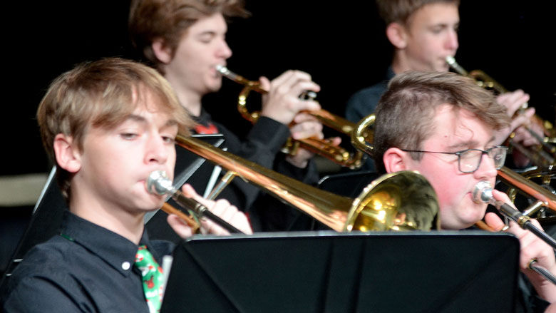 Festus bands conduct themselves with holiday spirit | Featured ...