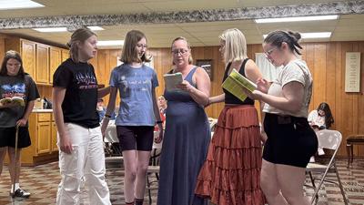 Becca Wofford, Abigail Post, Leslie Hoff, Haylee Sitz and Erin Bingenheimer.