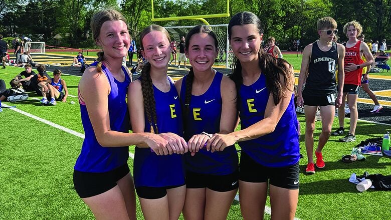 Eureka girls 4,1,600 relay
