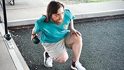 Nick Boehm lines up a shot during practice.