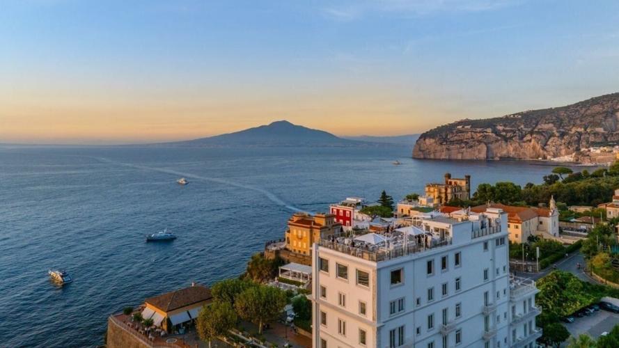 Hotel Mediterraneo Sorrento on the Coastline