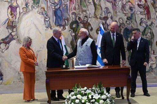 Netanyahu shakes hands with Modi in the Knesset