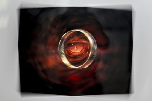 Howe was concept artist on Peter Jackson's movie trilogies 'The Lord of the Rings' and 'The Hobbit'