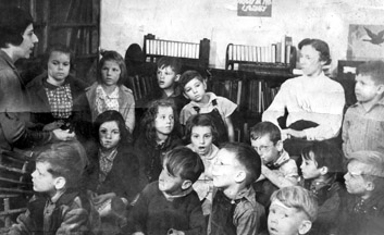 LOOKING BACK – To story time at the De Soto Library