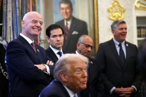 Gianni Infantino (L) has cultivated a close relationship with Donald Trump (front) and has visited the White House several times