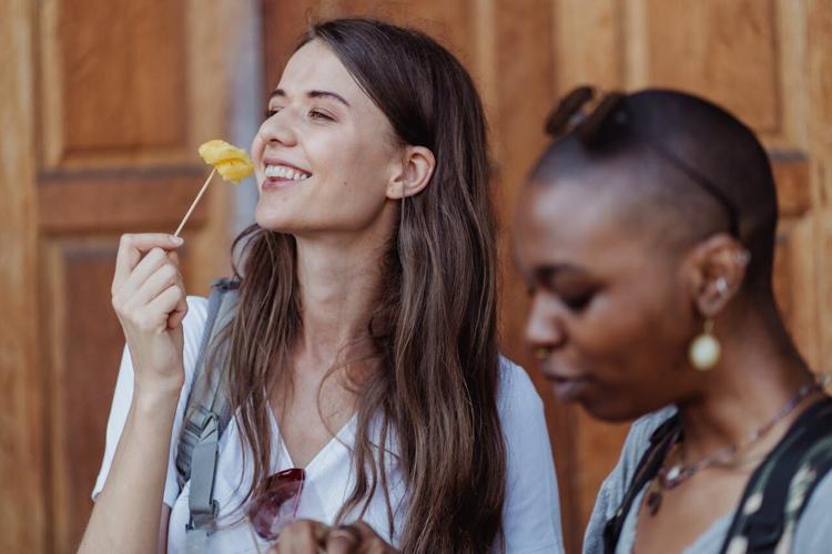 pexels-ketut-subiyanto-4901951