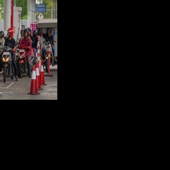 Indonesia rations fuel as prices soar over Mideast war