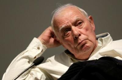 Antonio Lobo Antunes wrote more than 30 novels dealing with topics ranging from Portugal's battles in its former colonies to the dictatorship that ran the country