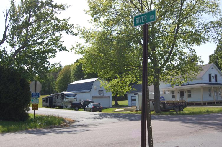 Town OKs move to stop thru truck use on two roads