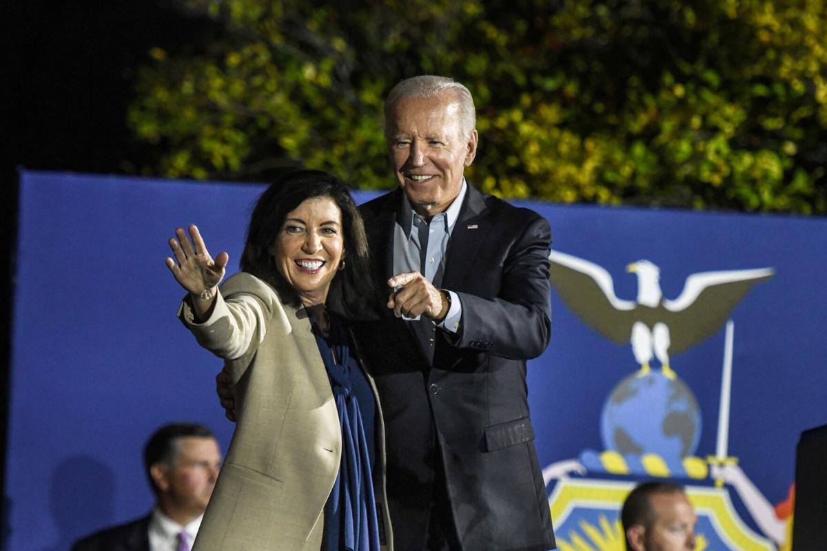 Hochul to attend State of the Union address; Schumer to bring Ukrainian