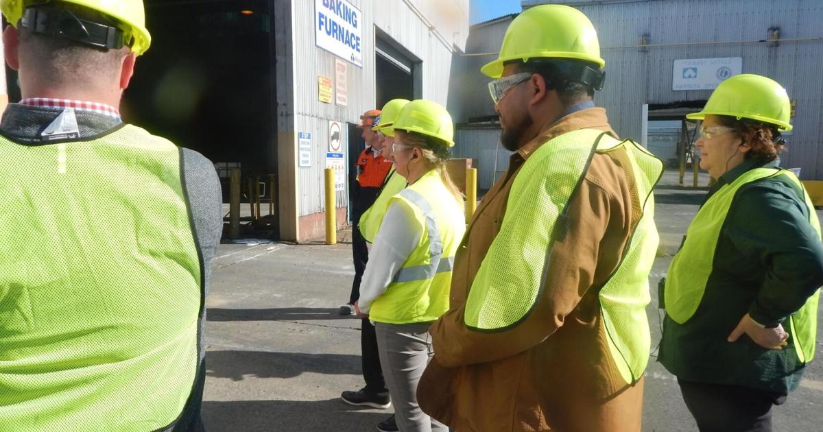 State-wide Manufacturing Week bus tour makes stop at Alcoa’s Massena Operations | Top Stories State-wide Manufacturing Week bus tour makes stop at Alcoa’s Massena Operations | Top Stories