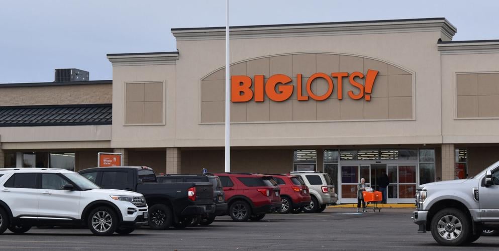 Shopping plaza booming after Big Lots opening, next step is to fill it