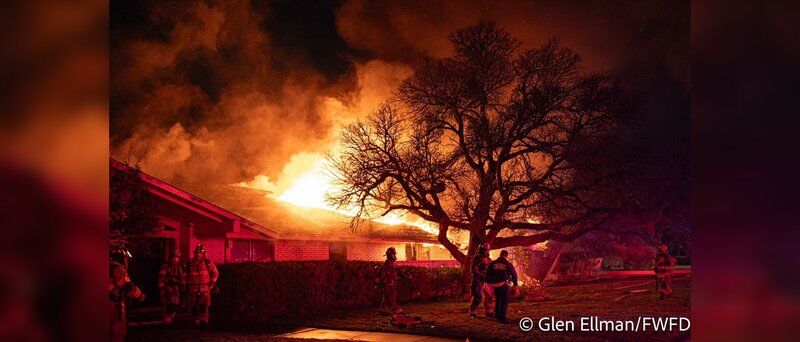 Fort Worth firefighters battle blaze at ranch-style home | North Texas ...