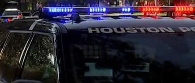 Houston police investigate fatal crash on North Freeway service road ...