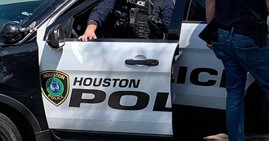 Houston police investigate fatal auto-pedestrian crash on North Freeway