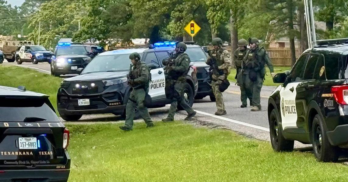 Texarkana man surrenders after armed standoff with police