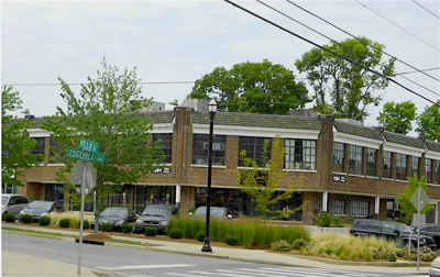 Edgehill Village lands burger joint
