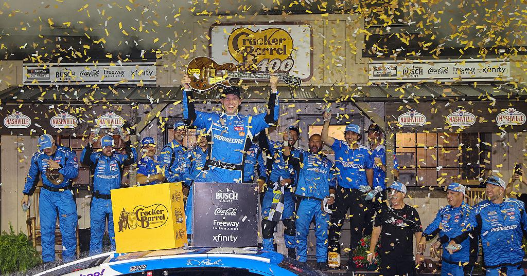 Denny Hamlin wins Cracker Barrel 400, honors Kyle Busch | Sports |  nashvillepost.com