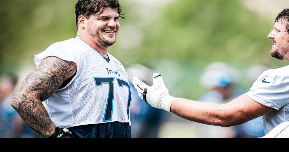 Taylor Lewan's new project? Buy a bus and start a podcast with Will Compton  - ESPN - Tennessee Titans Blog- ESPN