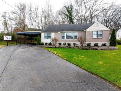 2700 Larmon