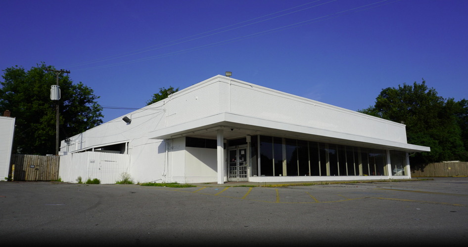 Ex-Piggly Wiggly site on east side offered for $4.5M