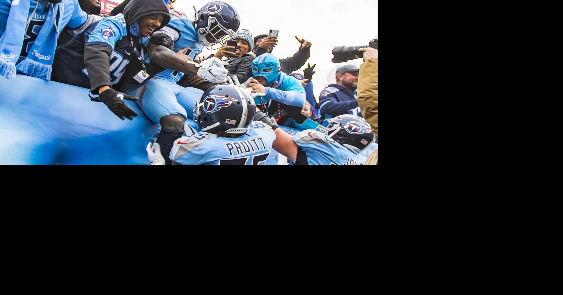 Tennessee Titans 28 in. x 16 in. PVC Come Back With Tickets