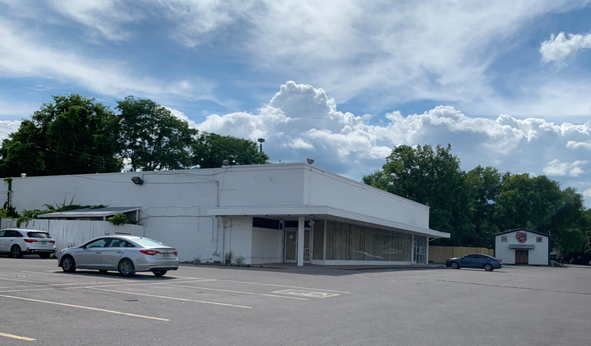 Ex-Piggly Wiggly site on east side offered for $4.5M