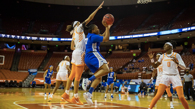 UT overwhelms MTSU in Harper’s first NCAA tourney win