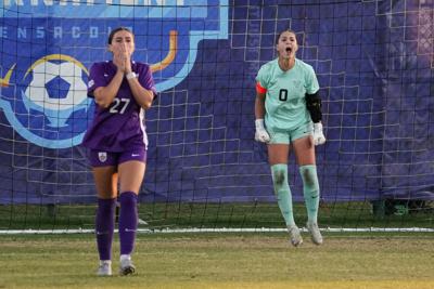 Vanderbilt goalie Sara Wojdelko