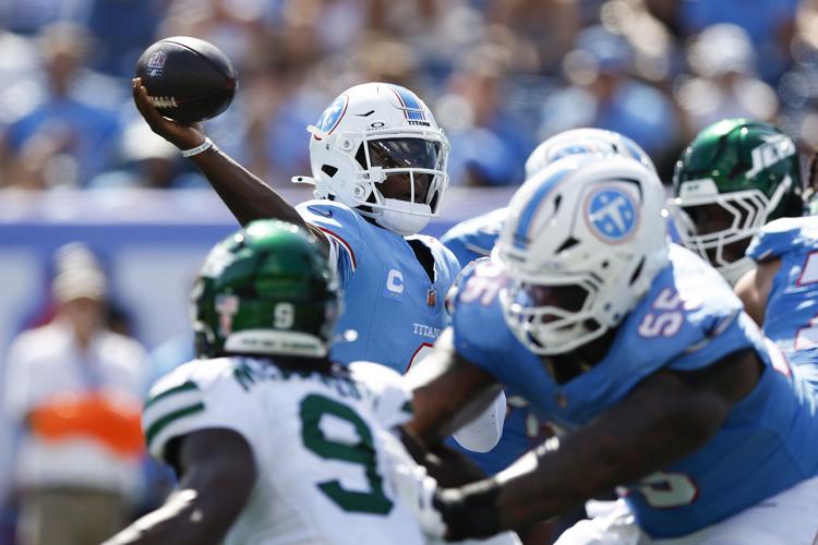 New York Jets v Tennessee Titans