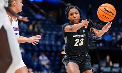 Vandy women, men marching in opposite directions as tourneys near