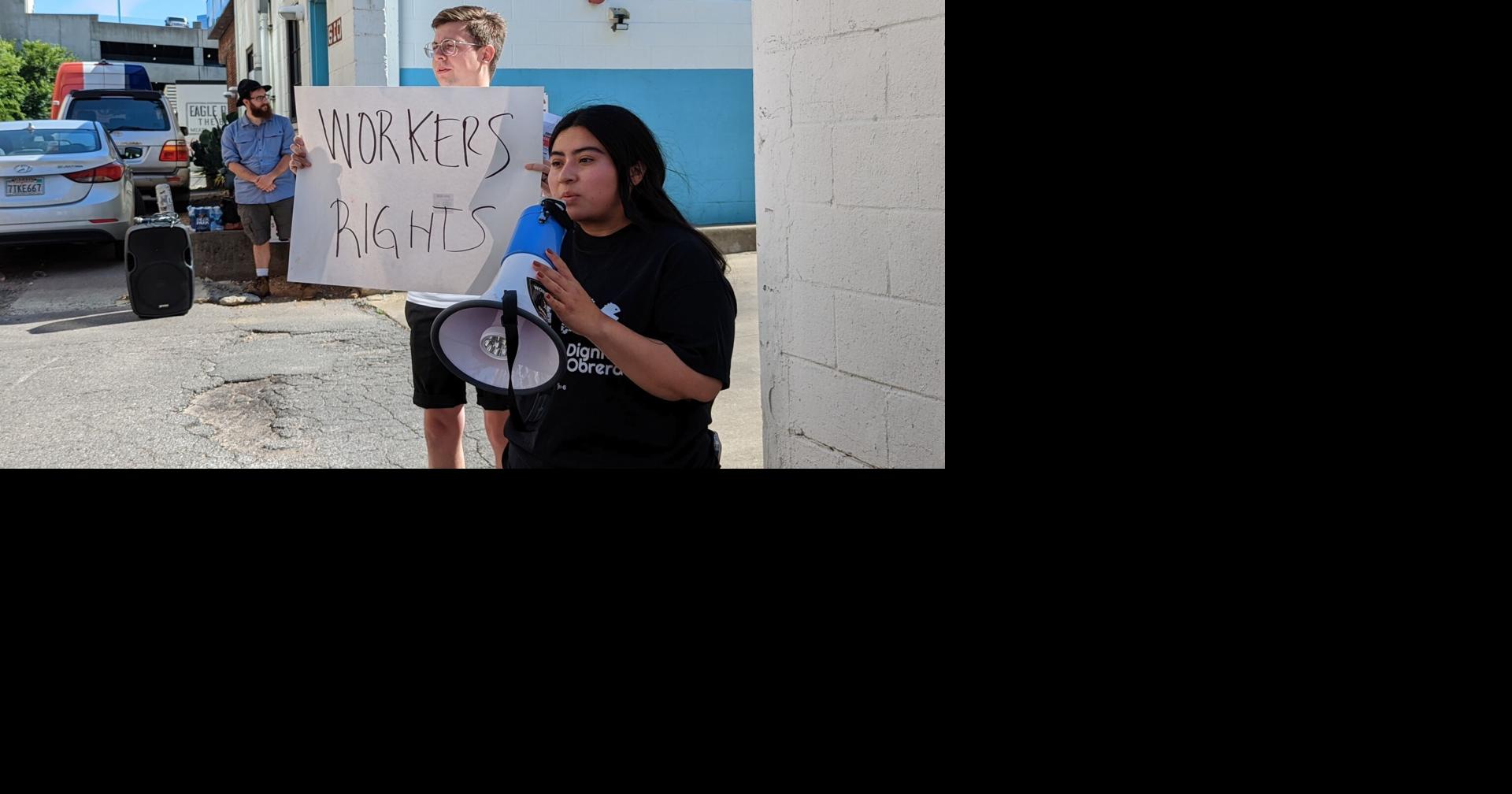 Partidarios laborales protestan por el despido de un empleado de Gulch Barista Parlour |  comercio al por menor