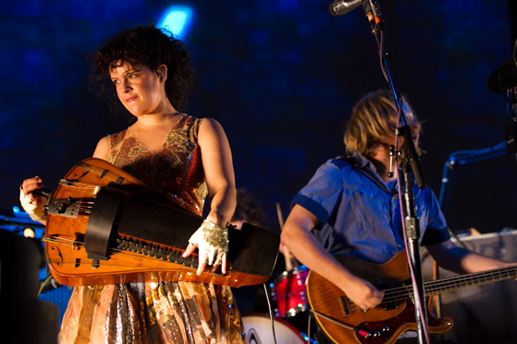 Bonnaroo 2011: Friday in Photos, Part 2 [Arcade Fire & NOFX]