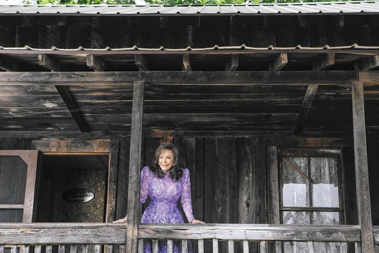Loretta-Lynn.jpg