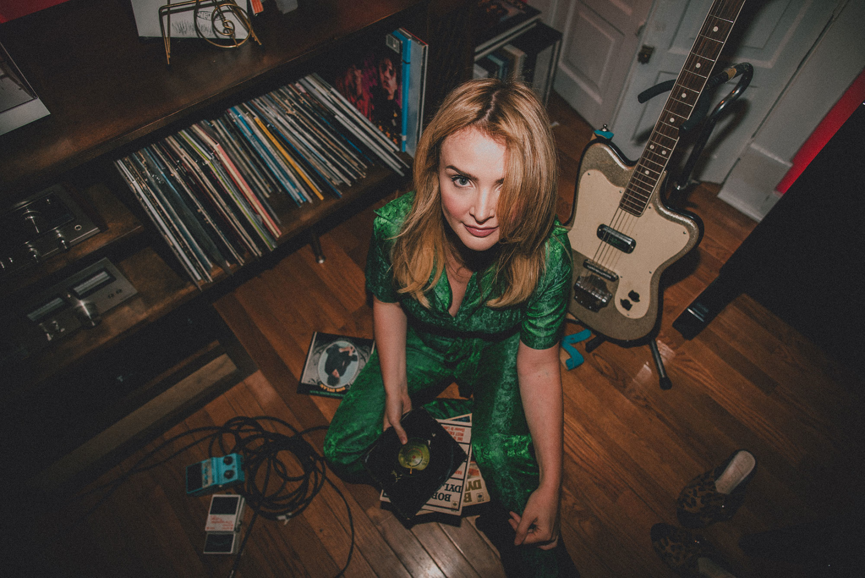 Emma Swift Salutes Many Sides of Dylan on <i>Blonde on the Tracks</i>