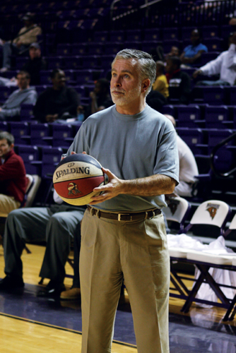 ABA owner has a knockout team; wants city hoops fans to see Stars