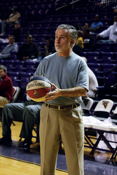 ABA owner has a knockout team; wants city hoops fans to see Stars