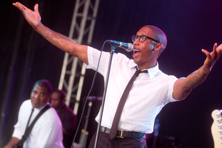 Raphael Saadiq at Bonnaroo