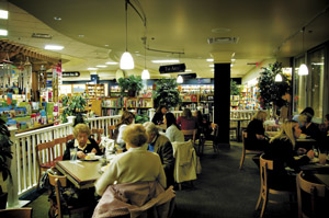 At Provence and Davis-Kidd, dining is by the book(s)