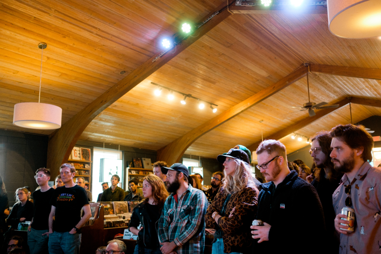 Lambchop Keeps Cool at Grimey's