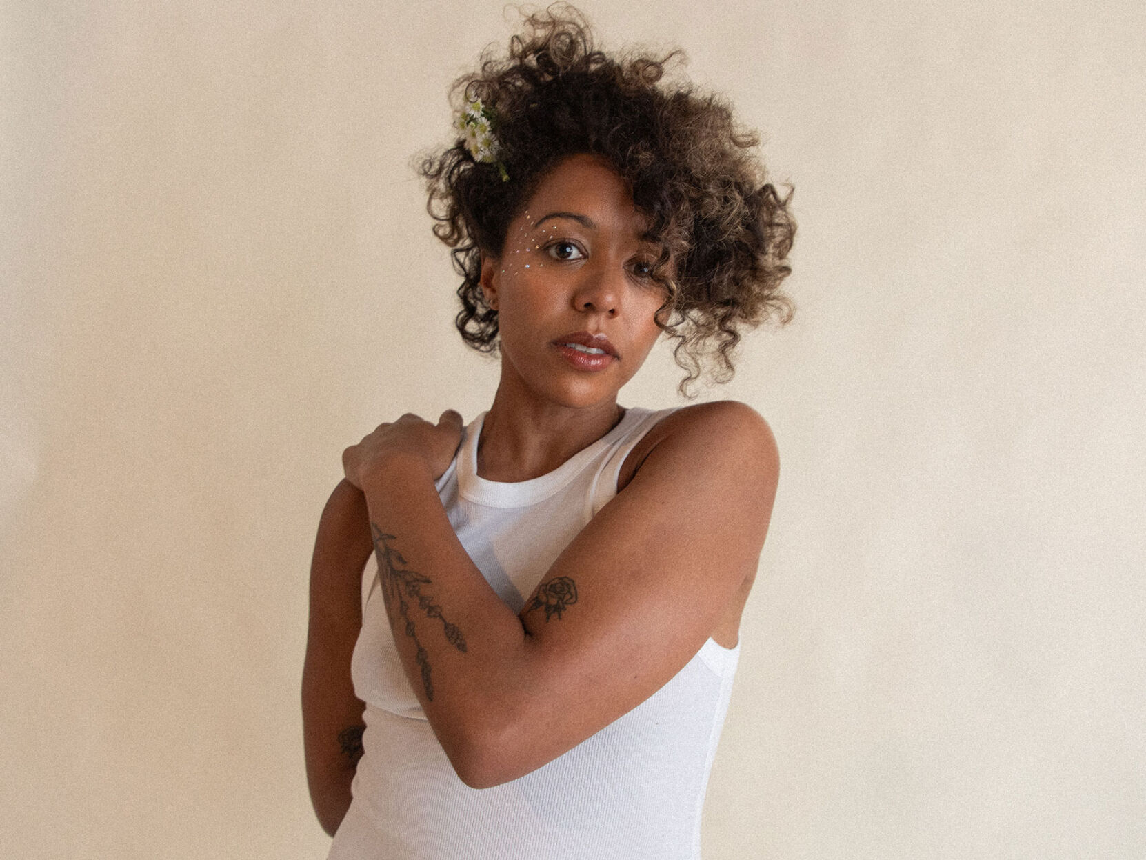 Nashville's Lizzie No Commands Their Space on 'Halfsies