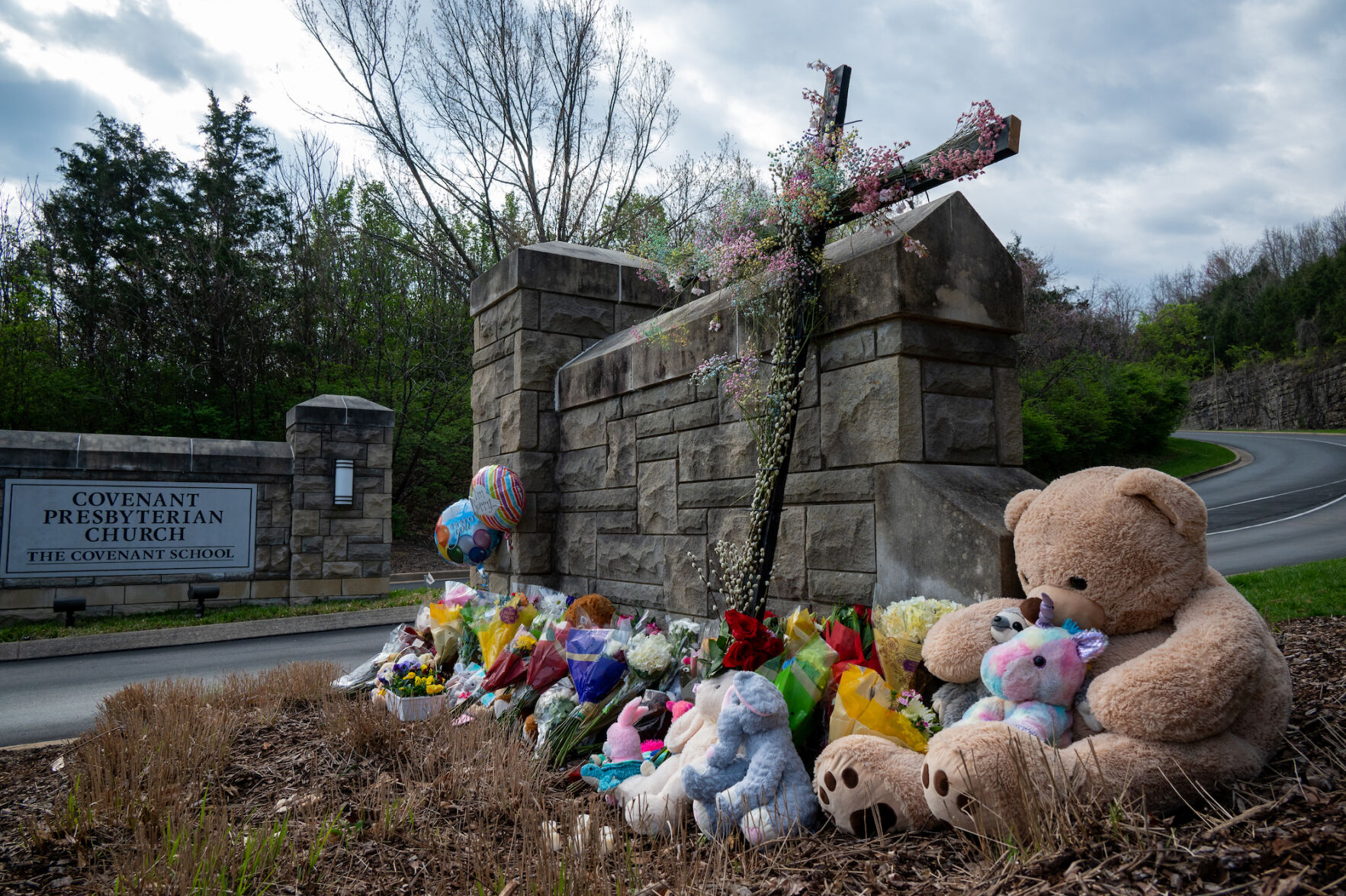 A makeshift memorial at the entrance to the Covenant School, March 28, 2023