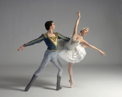 Lady in the Lake Nashville Ballet season kicks off with <i>Swan Lake</i>, setting the pace for a year of audience favorites