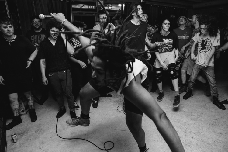 Soul Glo, Sad Baxter, Thirdface and More Warm the House at Drkmttr