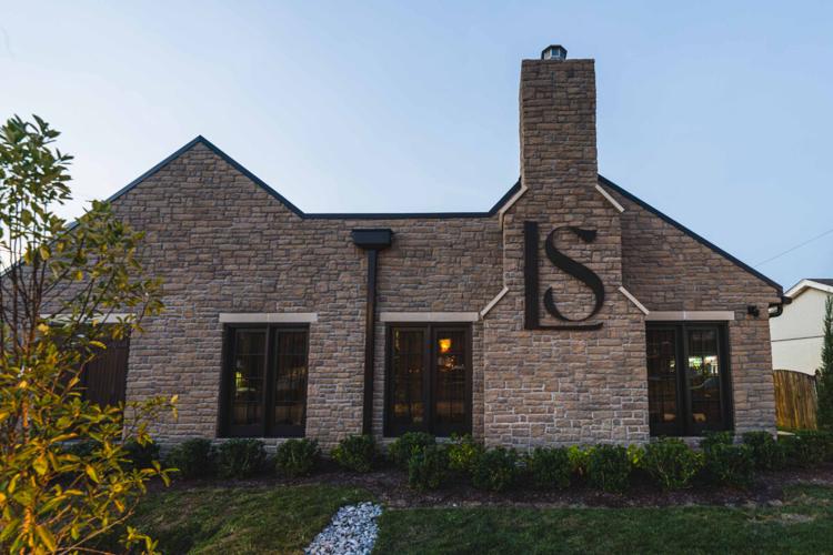 Lions Share Tavern_Exterior