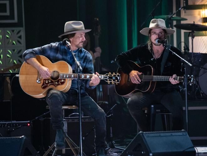 26-EddieVedder-LukasNelson-CS.jpg