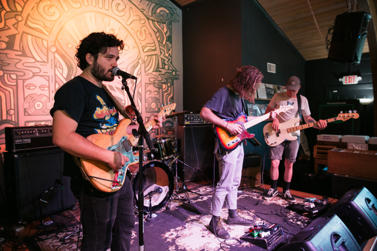 Soul Glo, Sad Baxter, Thirdface and More Warm the House at Drkmttr