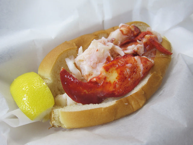 Cousins Maine Lobster Brings Luxury to Nashville Food Truck Service