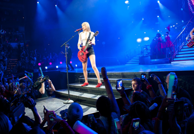 Taylor Swift w/Ed Sheeran and Casey James at Bridgestone Arena, 9/19/13