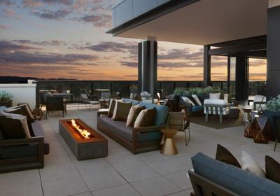 Grand Hyatt's rooftop lounge lou/na